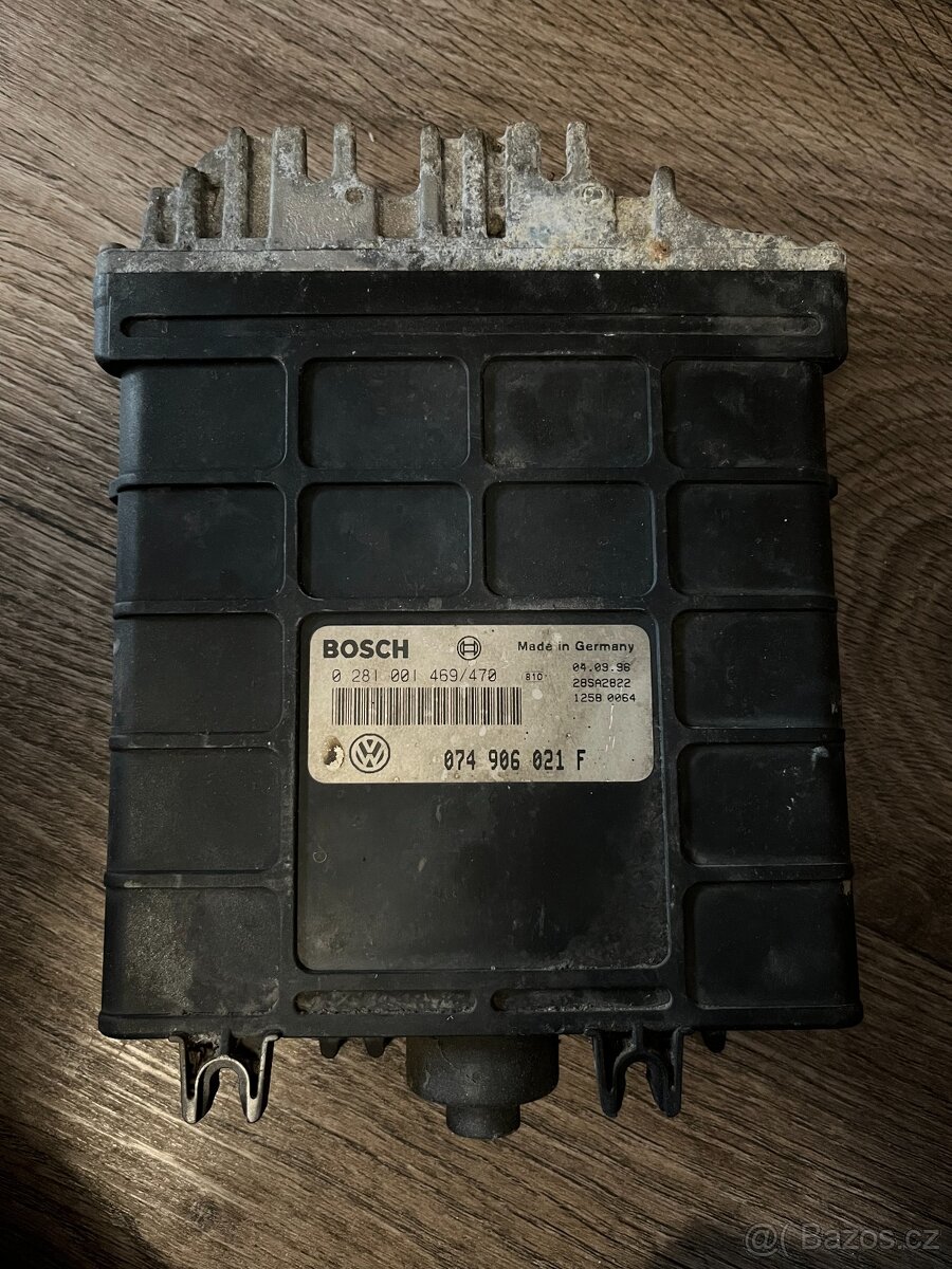 Řídící jednotka VW T4 2.5tdi 074906021F