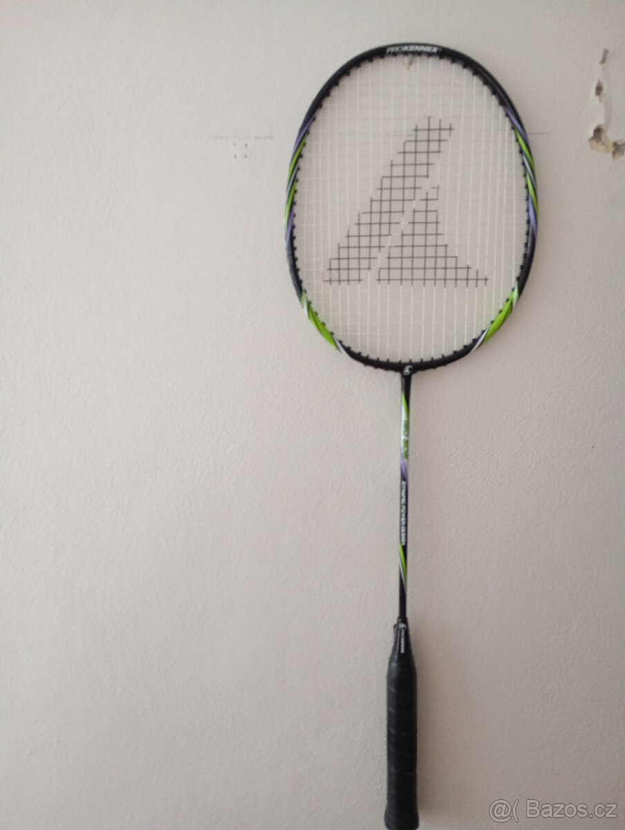 Raketa na badminton
