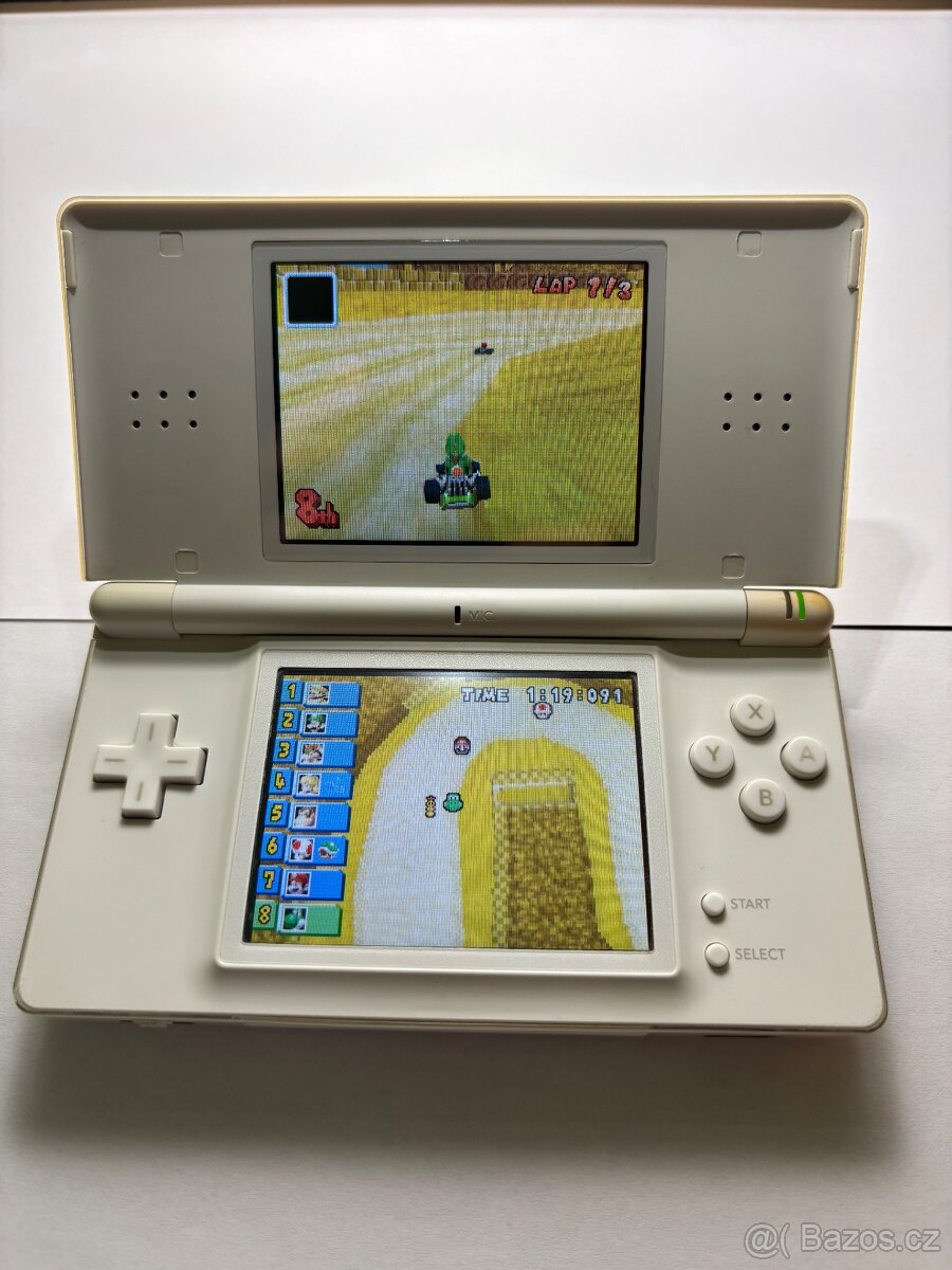 Nintendo DS Lite + hra