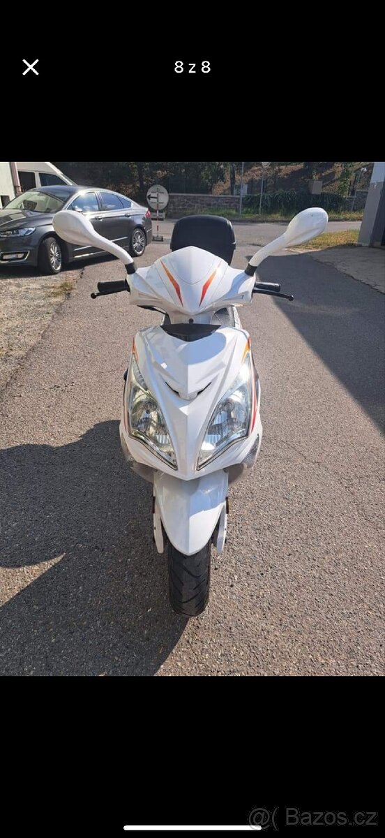 Skútr 125
