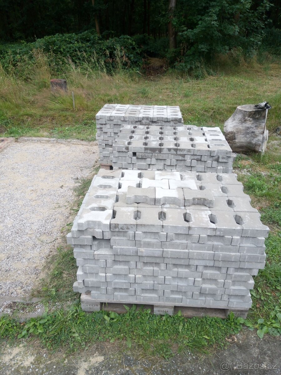 Zámková dlažba íčko