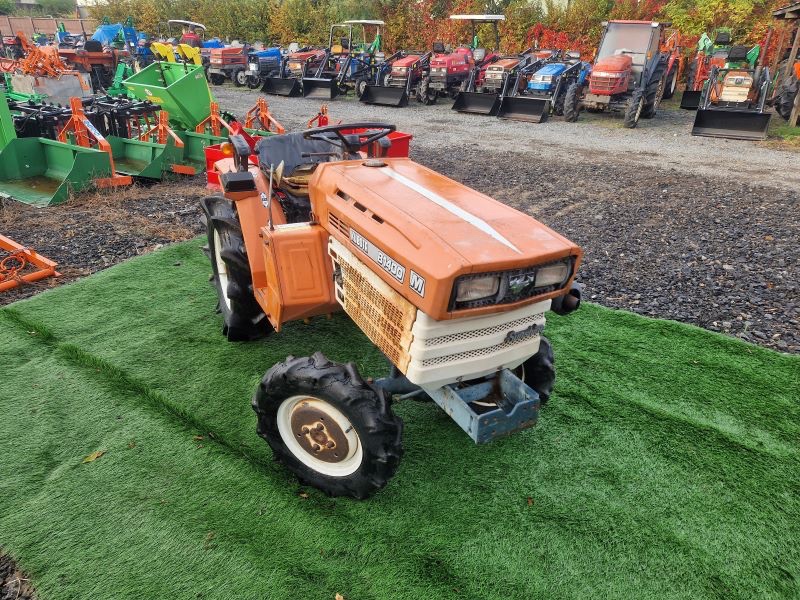 Kubota B1400 DT 4×4 – malotraktor, plně funkční