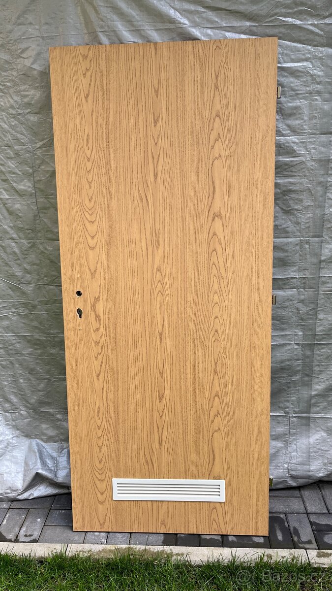 Dveře 80cm pravé