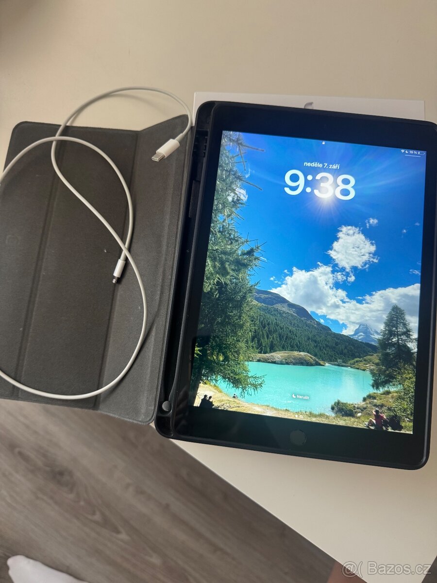 Ipad 10.2, 9. generace 64GB s obalem a nabíjecím kabelem