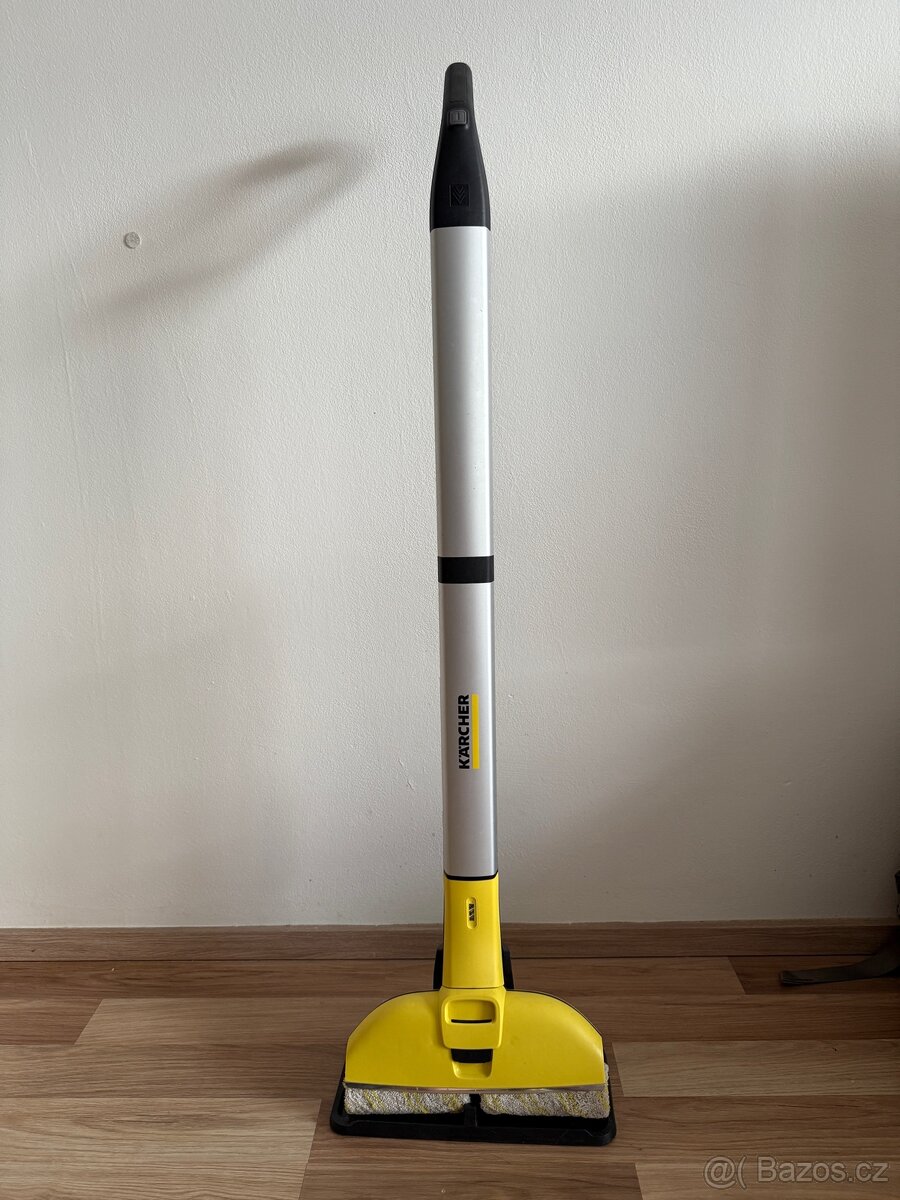 Elektrický vytírací mop Karcher EWM 2