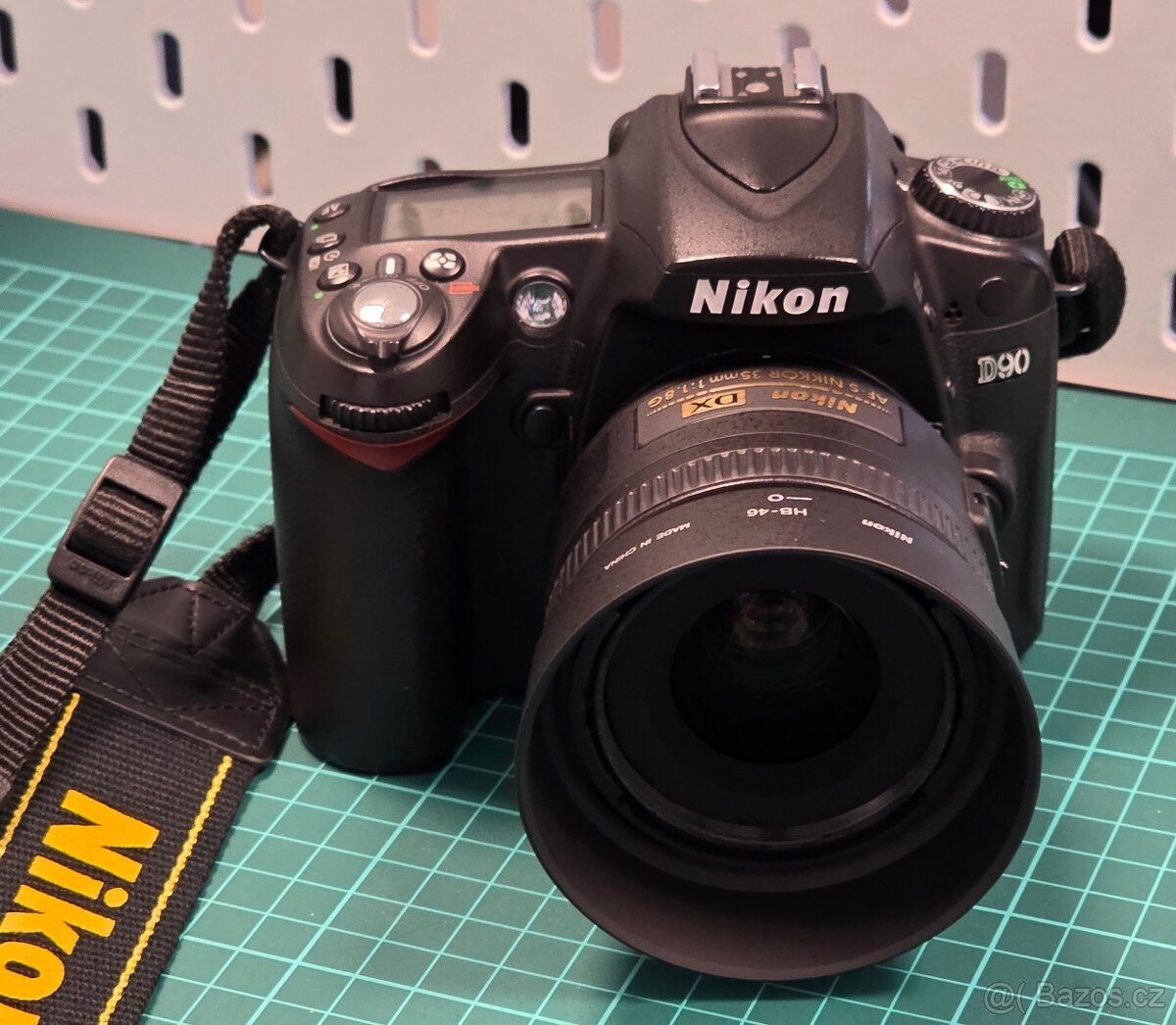 Nikon D90 s objektivem Nikkor 18–105mm f/3,5–5,6 VR