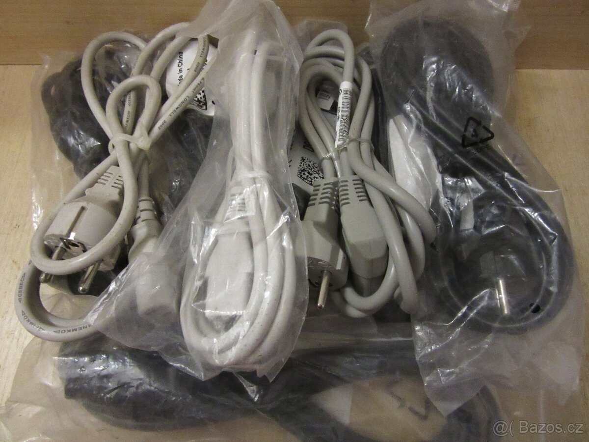 10 x nový napájecí kabel...