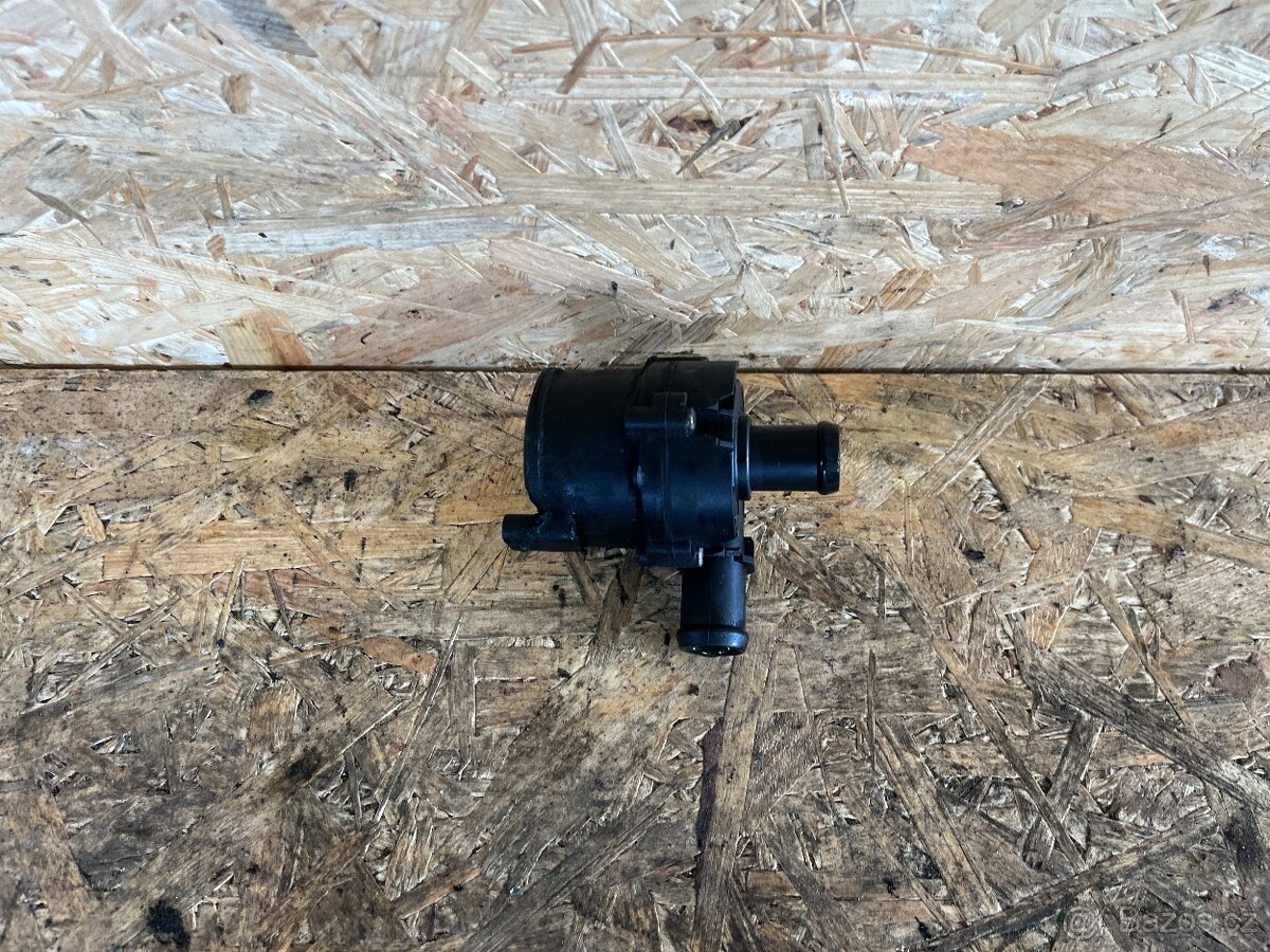 PŘÍDAVNÉ VODNÍ ČERPADLO 5C0965567