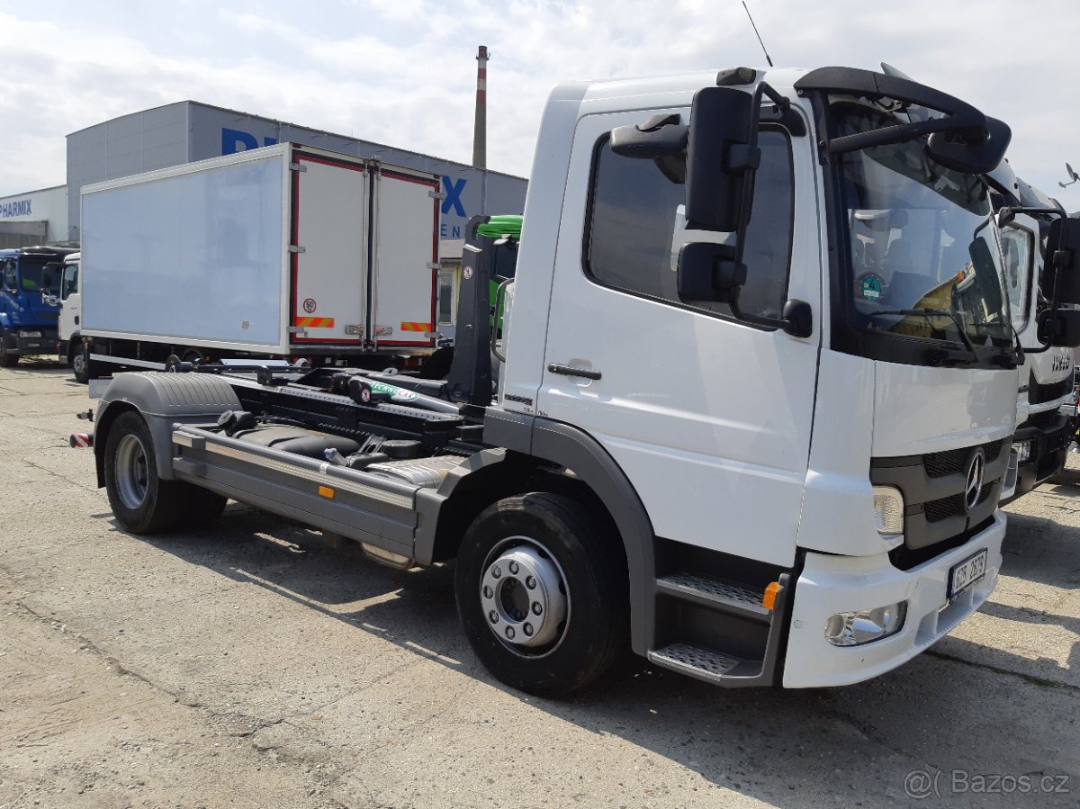 MERCEDES BENZ ATEGO 1218 + nový hákový nosič kontejnerů