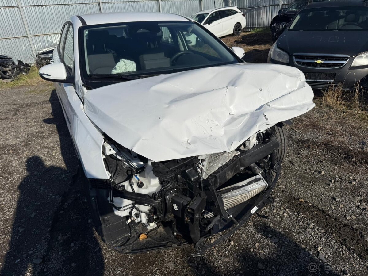 Hyundai I30 combi 1.5i automat2025 5000km