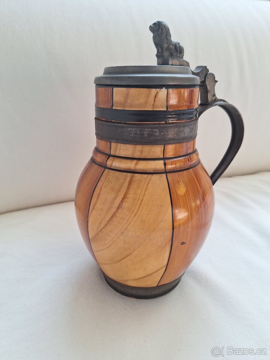 Džbánek s cínovým lvem