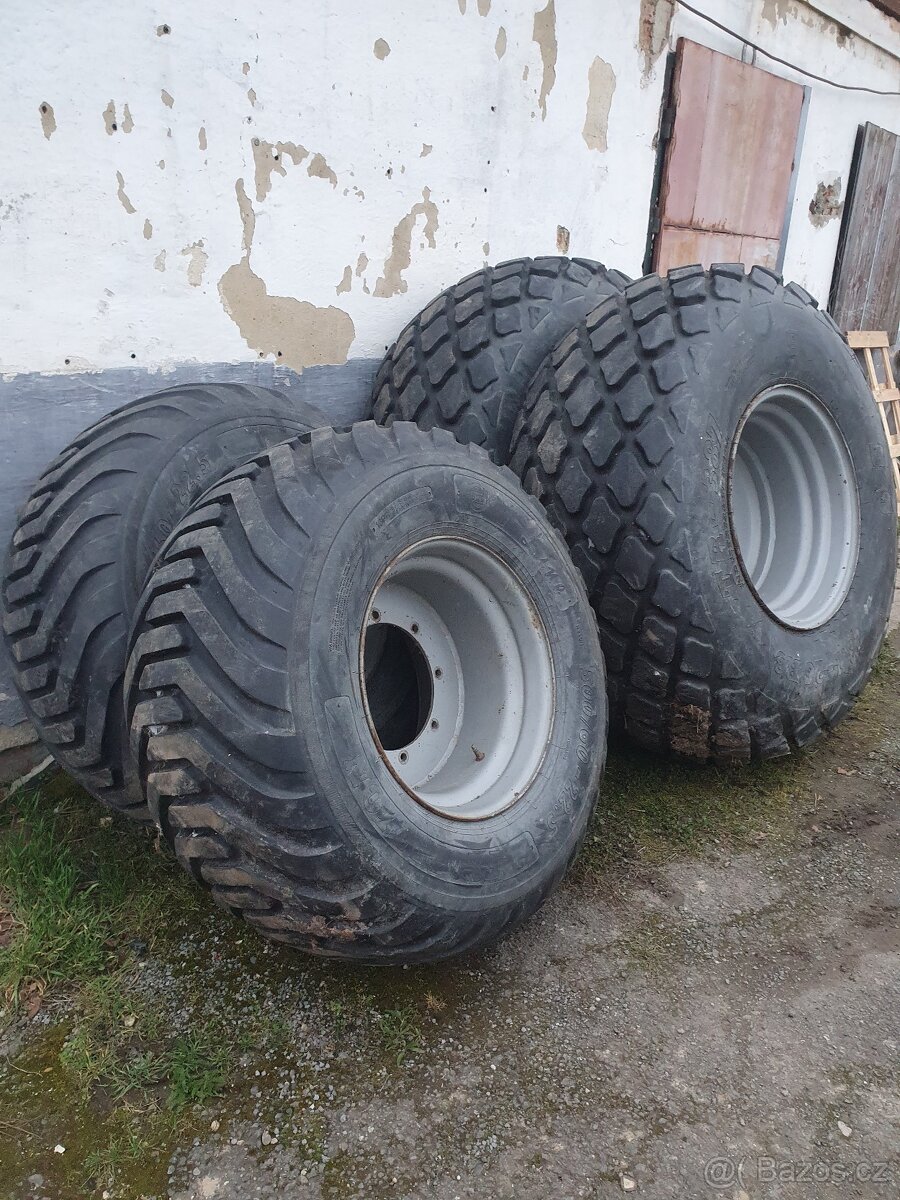 Kola na traktor Case