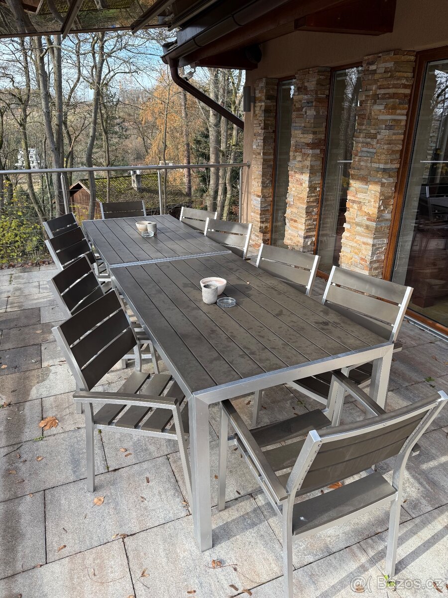 Zahradní stoly + židle