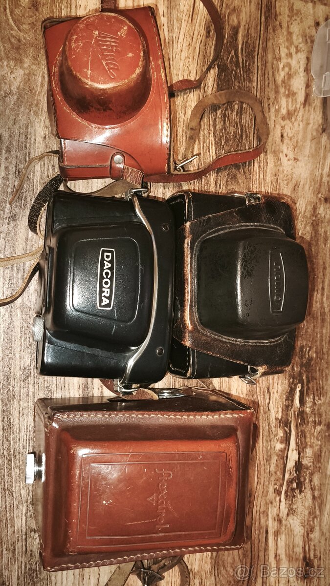 Staré fotoaparáty.