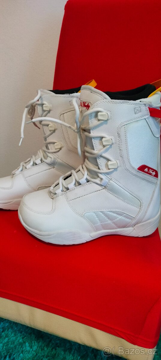 Snowboardové boty značka Firefly bílé