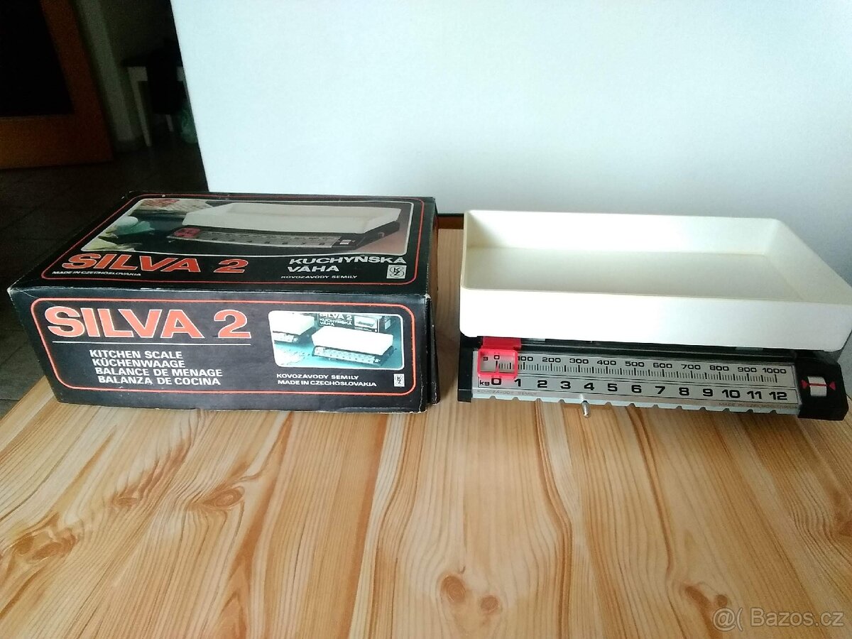 Prodám stolní a závěsnou váhu