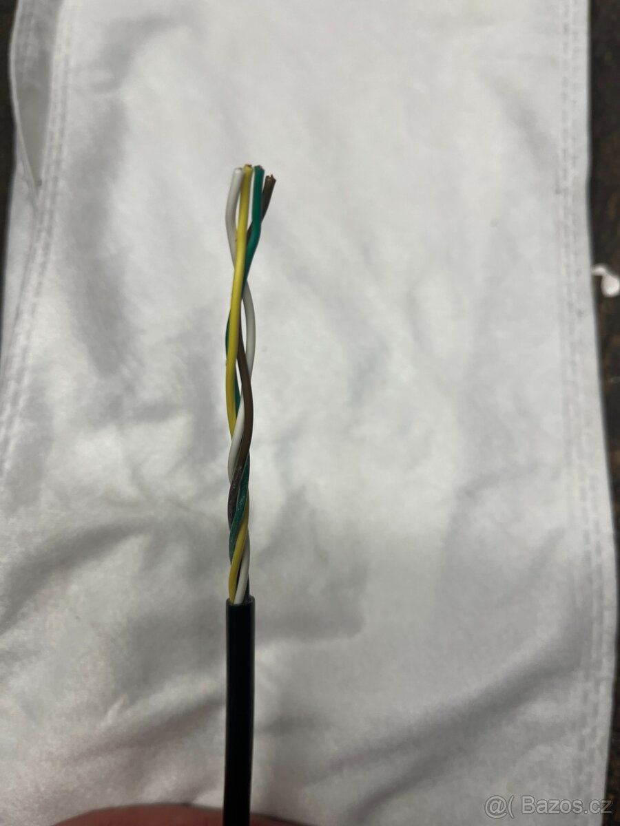 Starší datové kabely