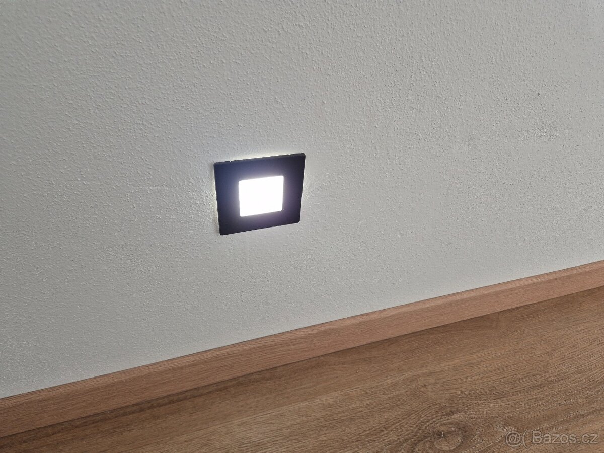 schodišťové/chodbové bodové LED světla