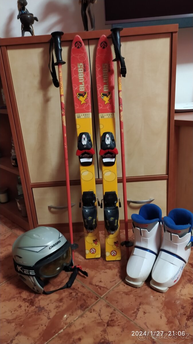dětský lyžařský set