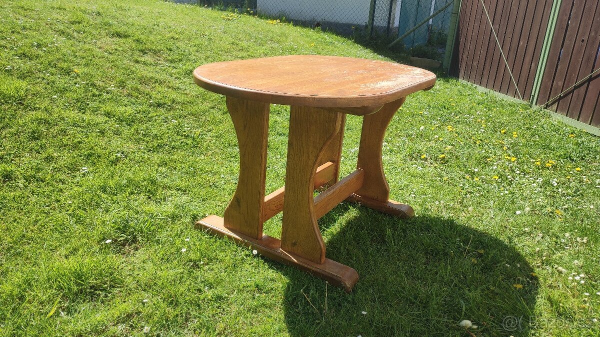 Prodám dubový stůl