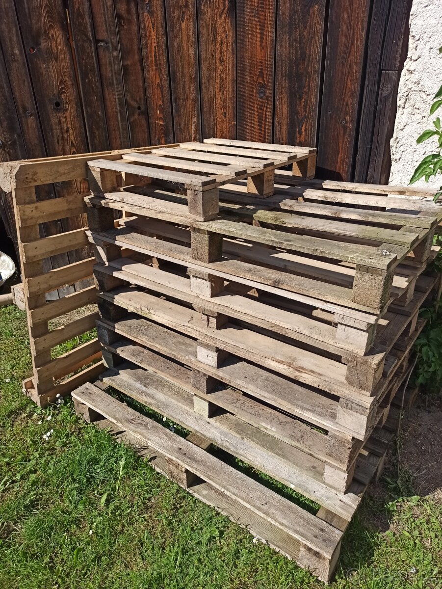 Dřevo, palety, fošny, části palet na spálení