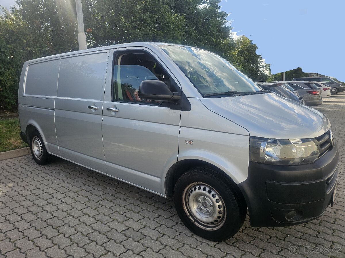 VW Transporter T5.1 L2 LONG 2015 serviska ČR 149 t.km 2.maj.