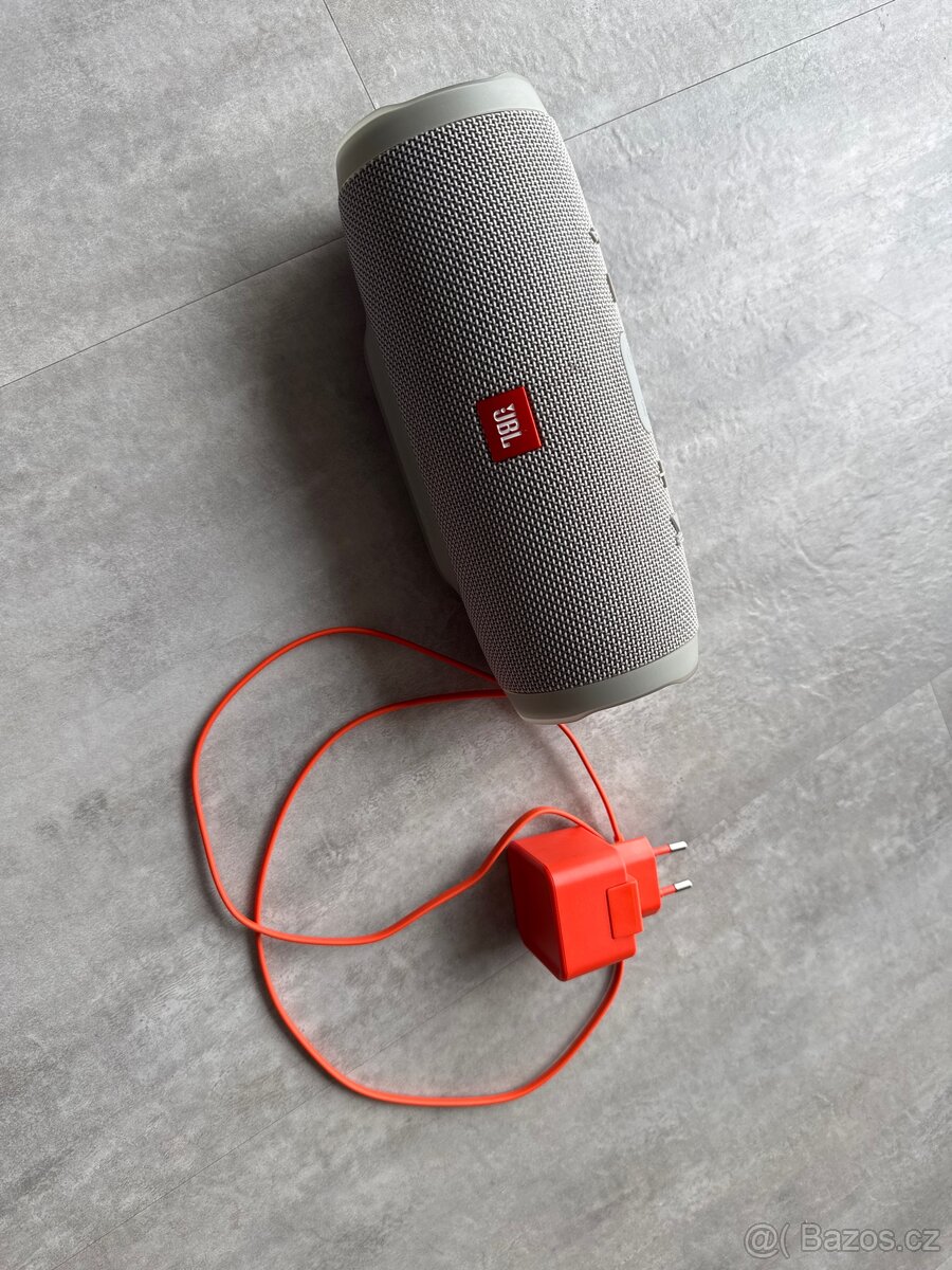 JBL Charge 3 šedý
