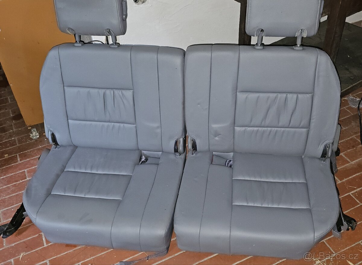 Zadní 3 řada sedaček land cruiser 100