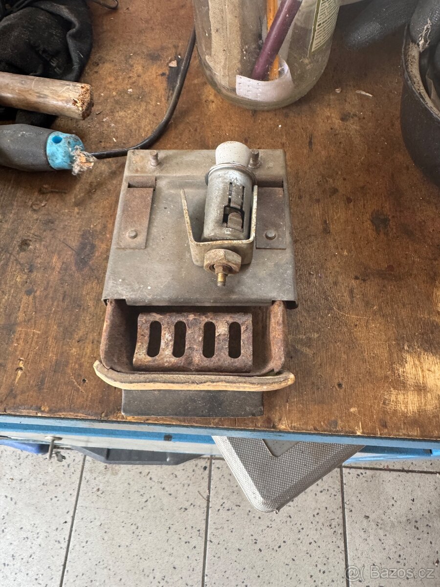 Tatra 603 popolnik komplet + zapalovac