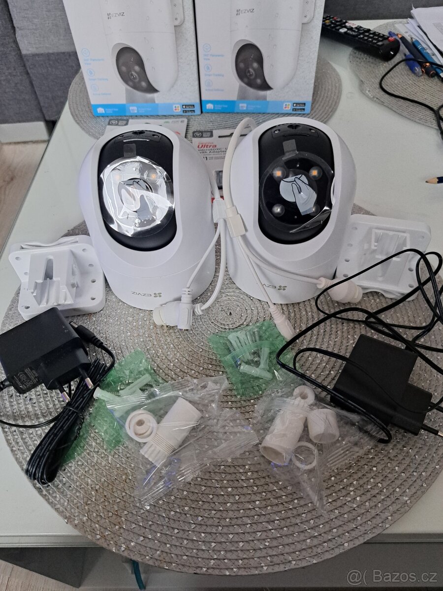 Prodám 2 kamery s 2 SD kartami -nové