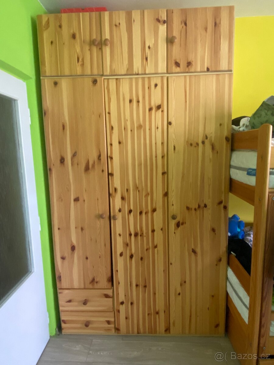 Skříň