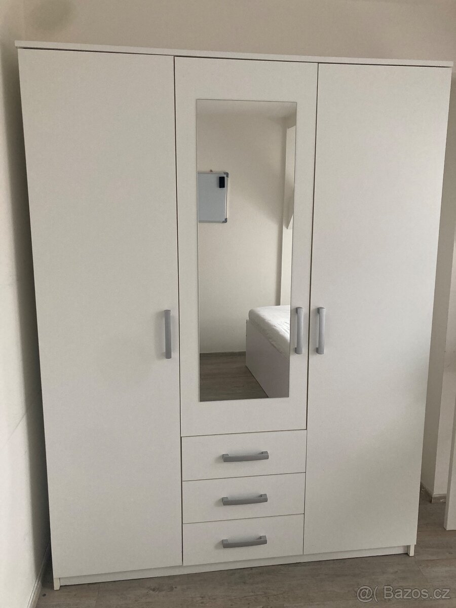 Šatní skříň JYSK VELLERUP – bílá kombi 151 × 200 × 59 cm