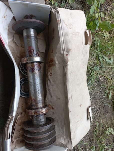 Hřídel na okružní pilu-cirkulárku