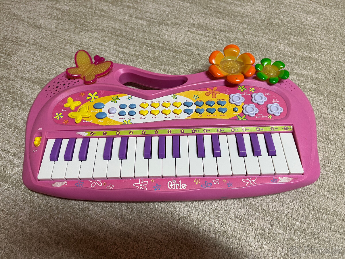 Elektronické dětské piáno
