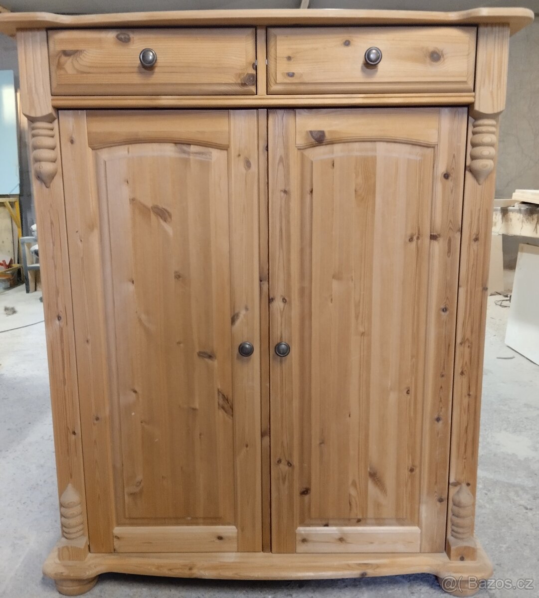 Komoda vysoká se šuplaty