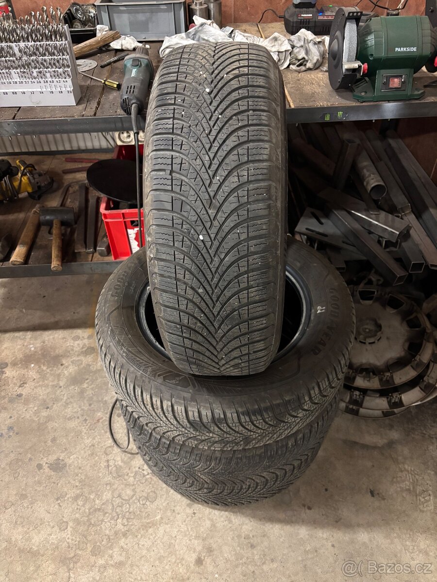 Zimní pneu R15 195/65