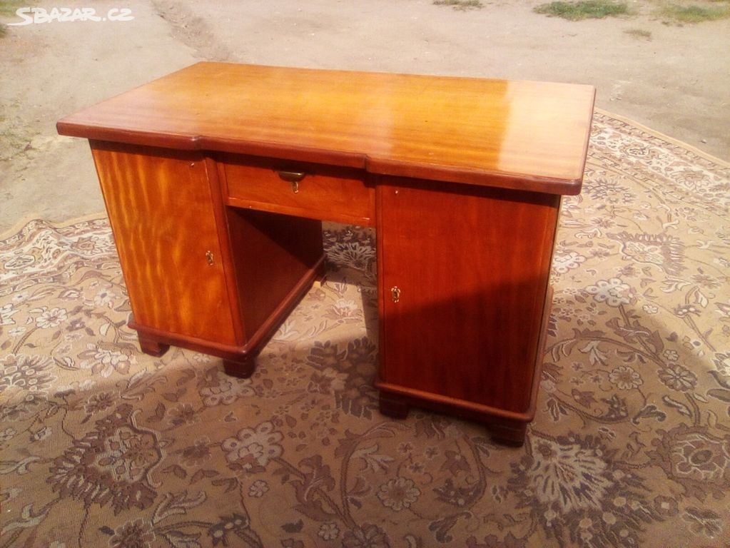 Prvorepublikový psací stůl Francie
