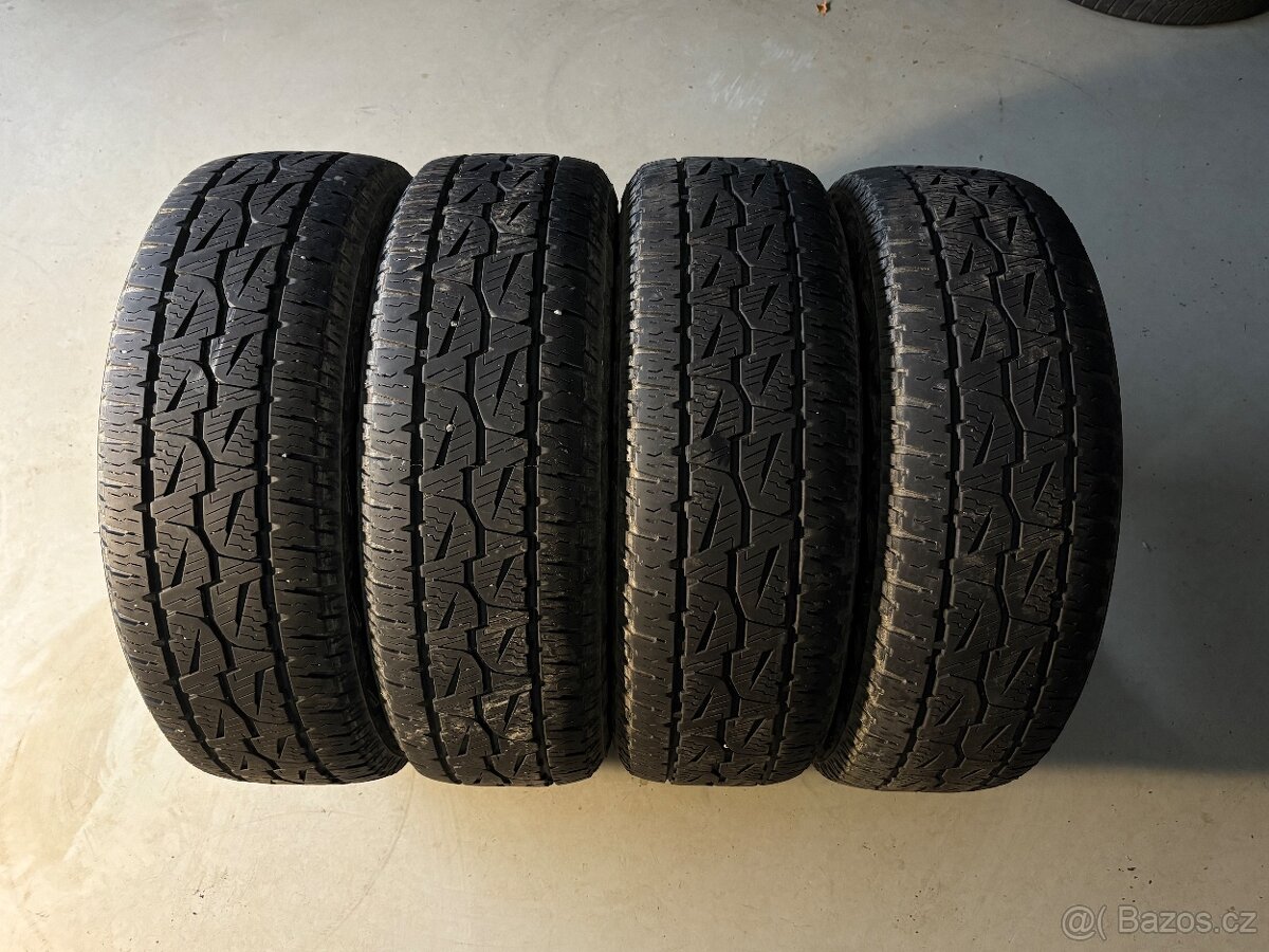 Zimní pneu Bridgestone 215/65R16