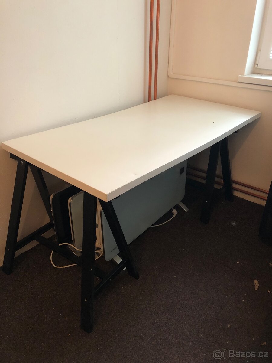 Pracovní stůl na kozách