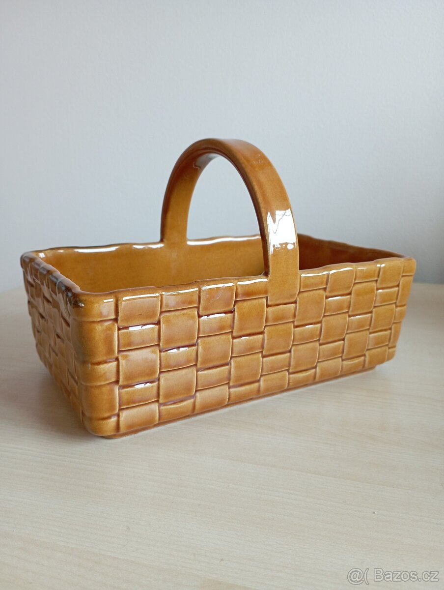 Keramický košíček