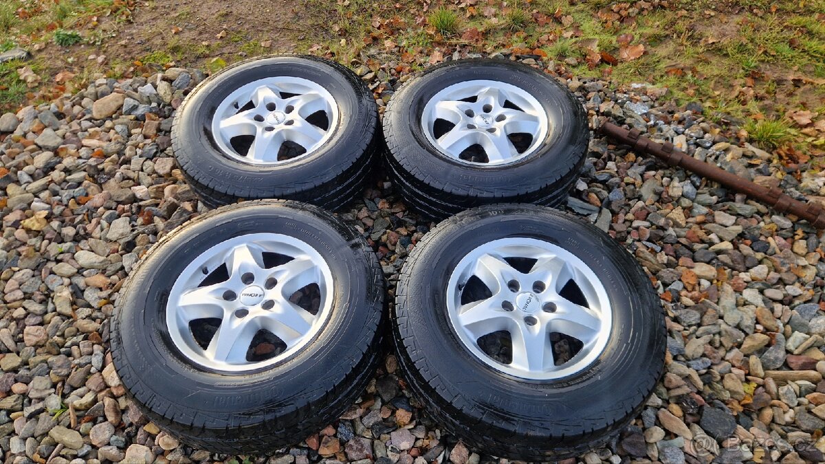 Letní pneu 225/75 R16C