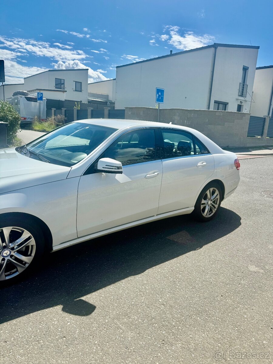 Mercedes-Benz E-Class E220