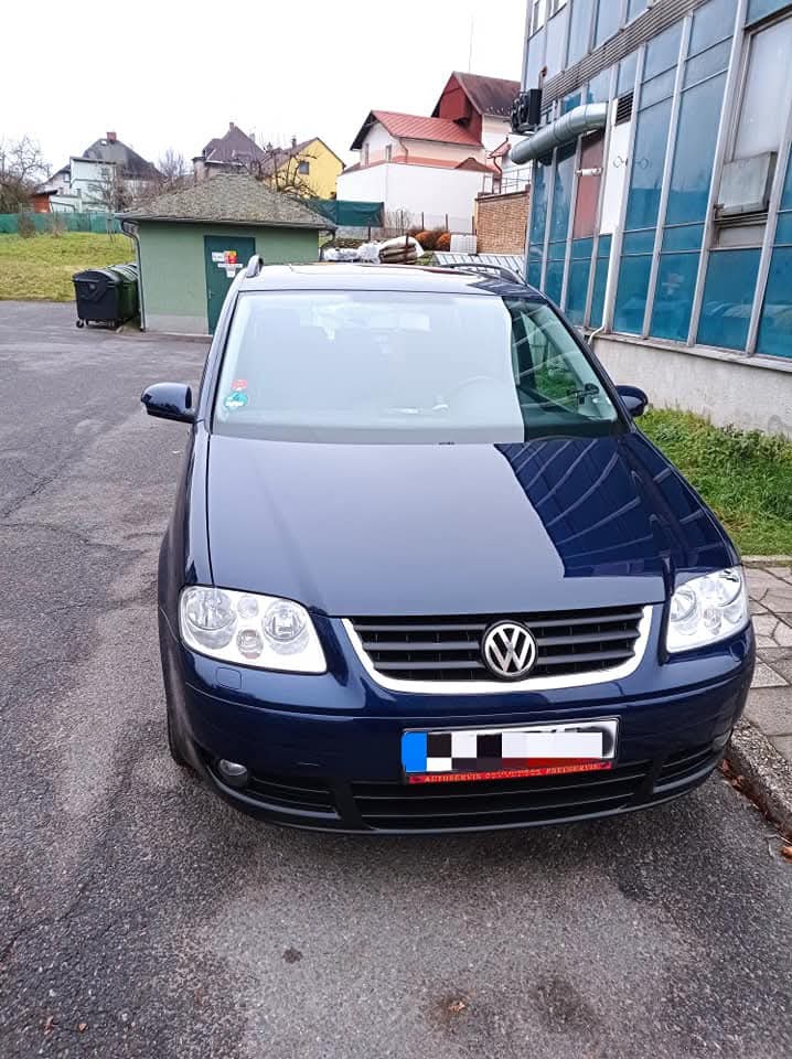 VW Touran 2.0TDI BKD,7míst,2004