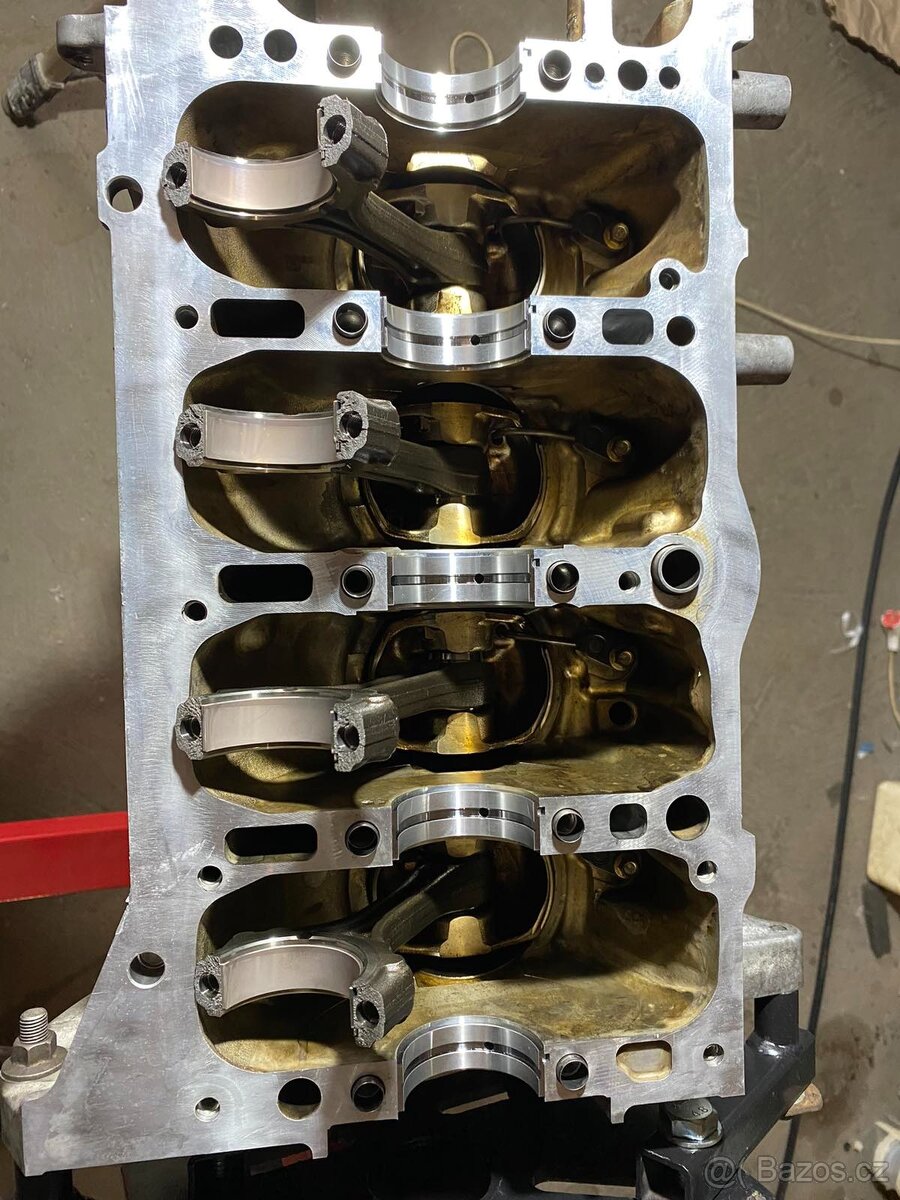 Motor mozda 2.2 sh