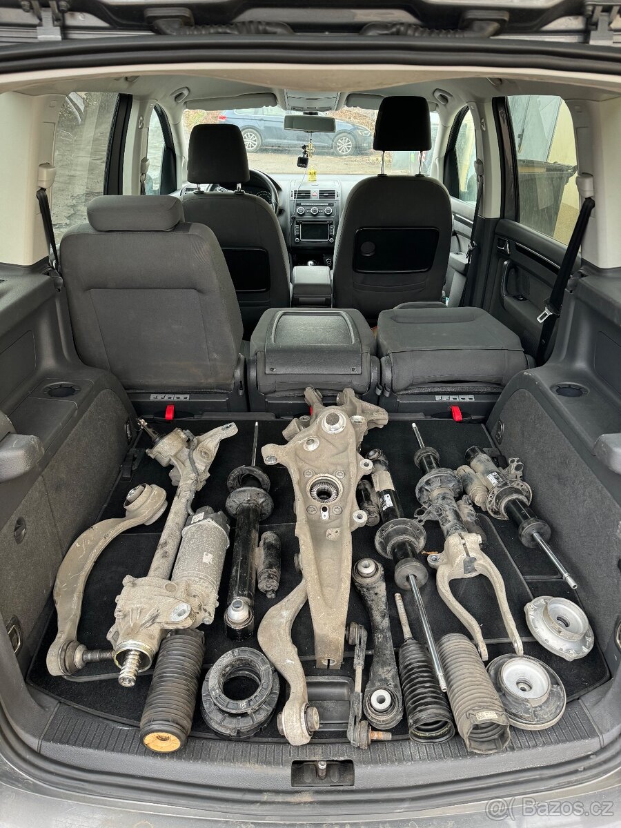 BMW G30  2019 rok 530d xdrive . Prodám original Nahradny díl