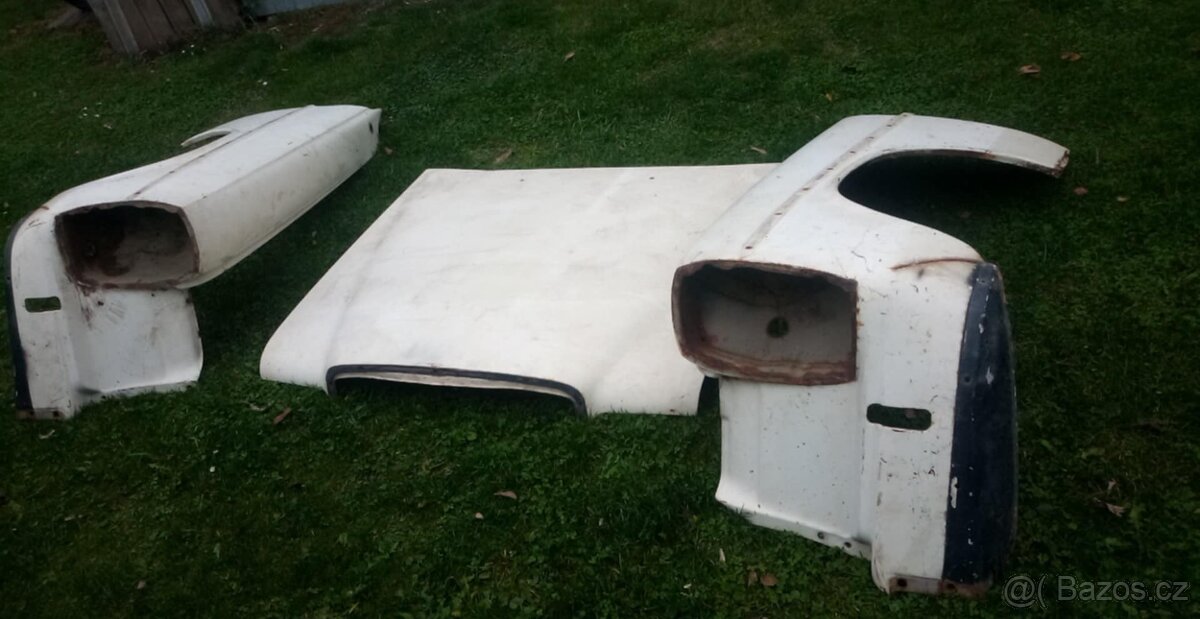 Přední blatníky Mercedes 114 kupé