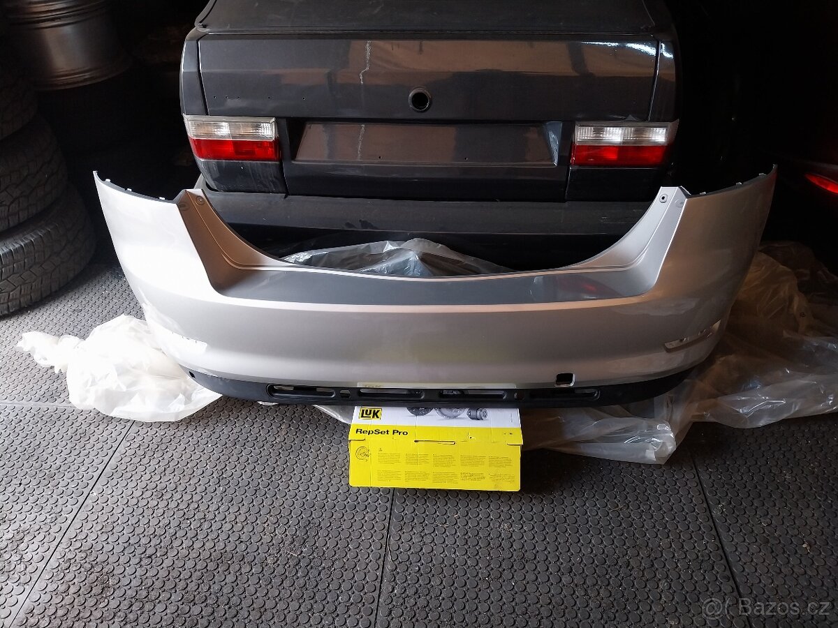 Zadní nárazním Mondeo 4 kod barvy PNZJB0