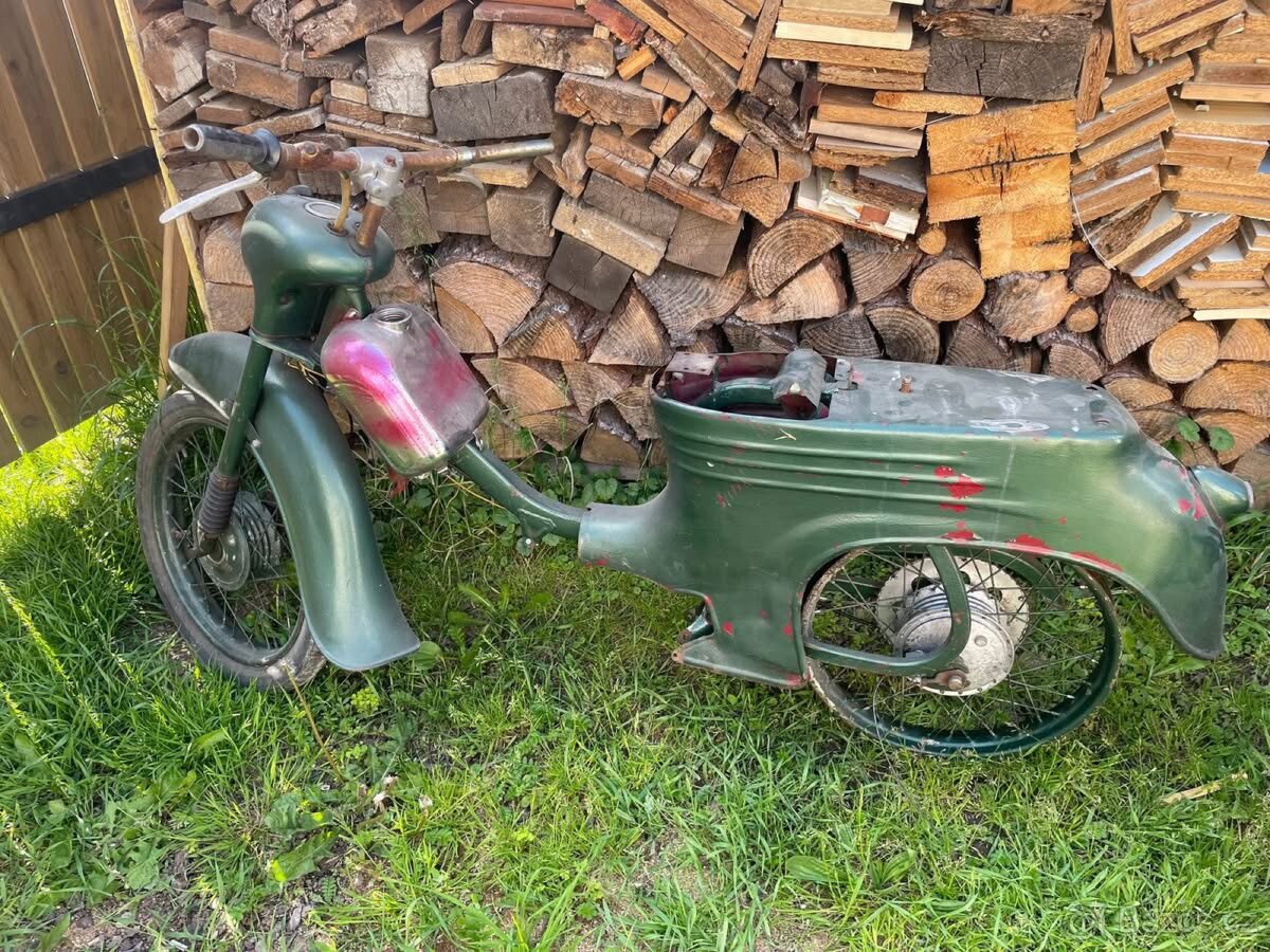 Jawa 555 Pařez pionýr + díly