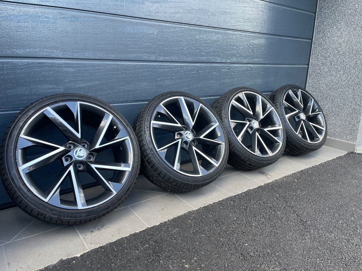 Prodám alu kola Vega 5x112 R19 s letními pneu.