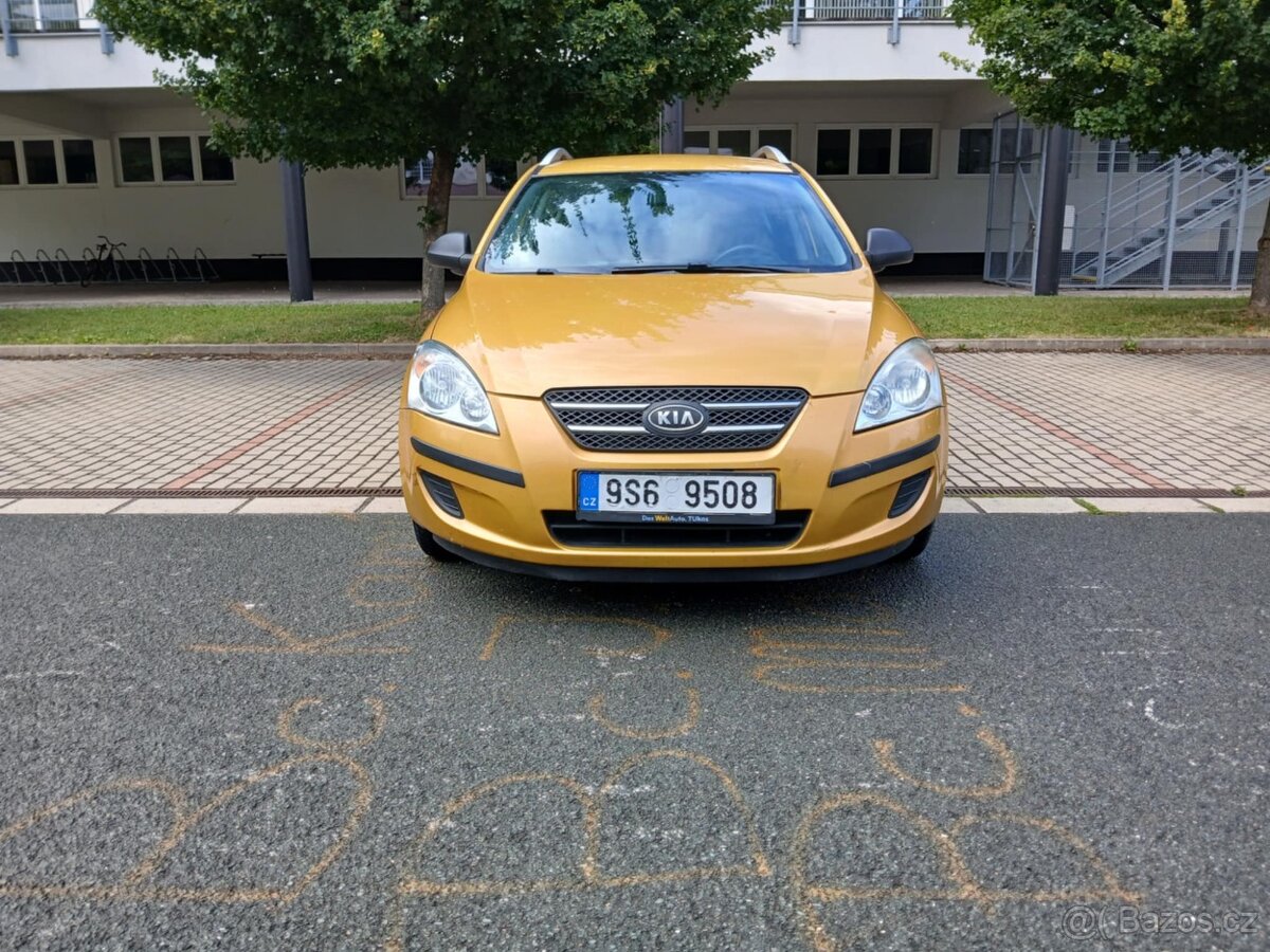 Kia Ceed 1.6i Benzín Rok 2010 Stk Platná